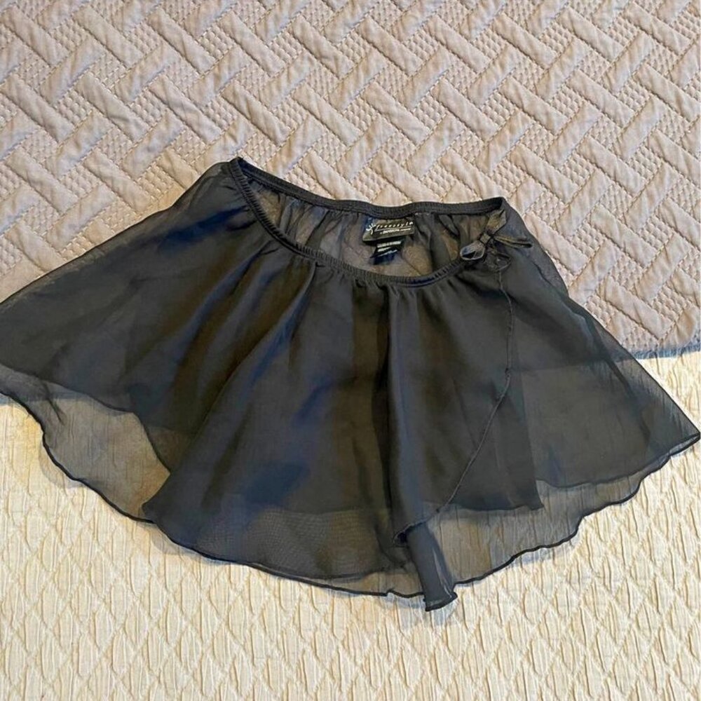 Freestyle Danskin dance skirt, Size Girls (M)